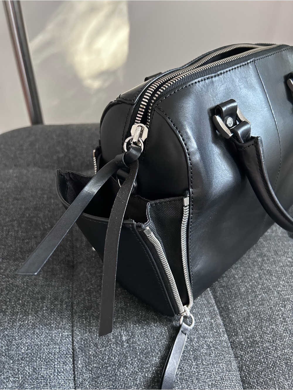 Diesel Black Leather Satchel with Red Grommet Accents in genuine leather - Picture 2 of 14